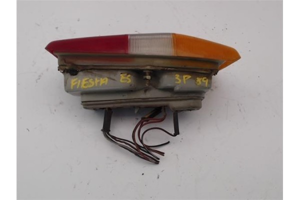 Recambio de piloto trasero izquierdo para ford fiesta berl./courier referencia OEM IAM 84FG13A603AA  
