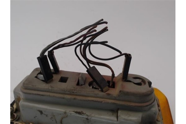 Recambio de piloto trasero izquierdo para ford fiesta berl./courier referencia OEM IAM 84FG13A603AA  