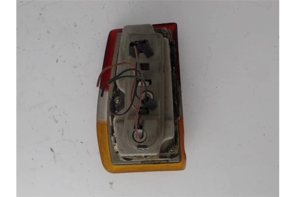 Recambio de piloto trasero derecho para ford fiesta berl./express referencia OEM IAM 6112583  