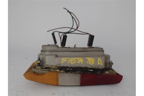 Recambio de piloto trasero derecho para ford fiesta berl./express referencia OEM IAM 6112583  