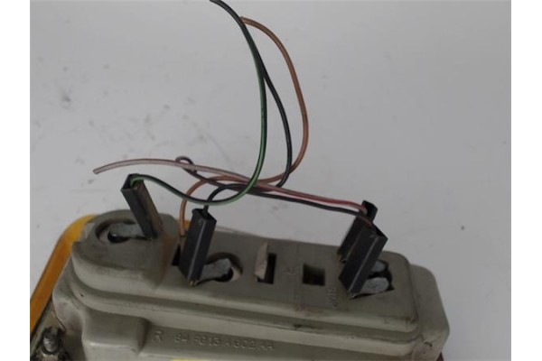 Recambio de piloto trasero derecho para ford fiesta berl./express referencia OEM IAM 6112583  
