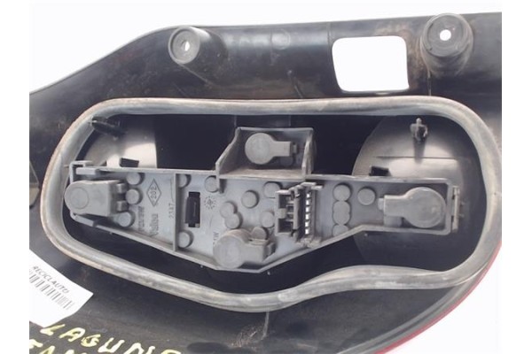 Recambio de piloto trasero derecho para renault laguna ii grandtour (kg0) referencia OEM IAM 8200002472  
