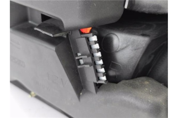 Recambio de piloto trasero derecho para rover rover 25 (rf) 1.4 classic (3-ptas.) referencia OEM IAM XFB000340  