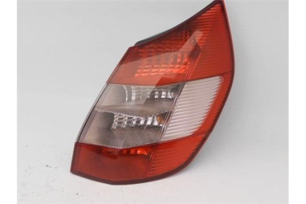 Recambio de piloto trasero derecho para renault scenic ii (jm) referencia OEM IAM 8200493375  