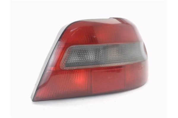 Recambio de piloto trasero derecho para volvo s40 berlina 1.6 referencia OEM IAM 30800228  