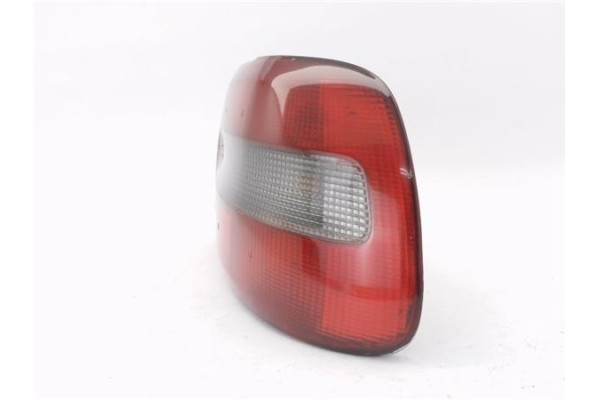 Recambio de piloto trasero derecho para volvo s40 berlina 1.6 referencia OEM IAM 30800228  