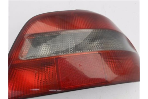Recambio de piloto trasero derecho para volvo s40 berlina 1.6 referencia OEM IAM 30800228  