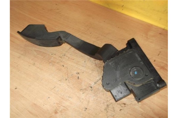 Recambio de potenciometro pedal gas para opel corsa d 1.2 referencia OEM IAM 55702020 B720 