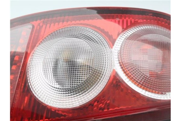 Recambio de piloto trasero izquierdo para nissan micra (k12e) 1.5 acenta referencia OEM IAM 26555BC500  