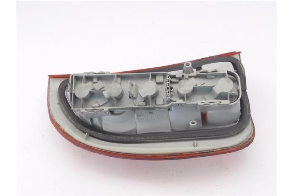 Recambio de piloto trasero derecho para opel corsa b 1.2 top (e) referencia OEM IAM 90444810  