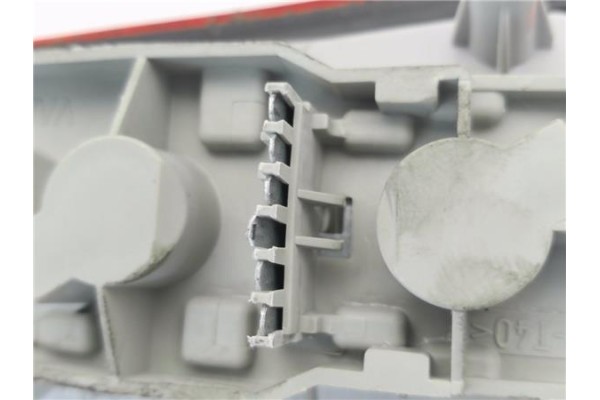 Recambio de piloto trasero derecho para opel corsa b 1.2 top (e) referencia OEM IAM 90444810  
