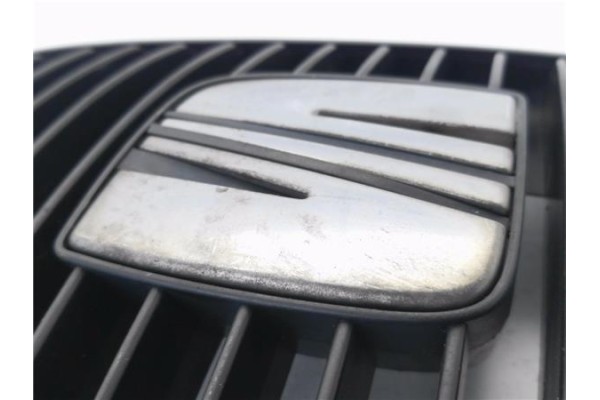 Recambio de rejilla capo para seat cordoba berlina (6l2) 1.9 tdi referencia OEM IAM 6L0853651  