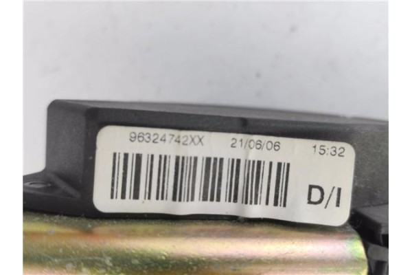 Recambio de cinturon seguridad delantero izquierdo para citroen berlingo 1.9 d sx combi referencia OEM IAM 96324742XX  