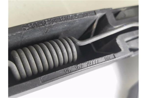 Recambio de brazo limpiaparabrisas trasero para peugeot 307 (s1) 1.4 xn referencia OEM IAM 9636279777  