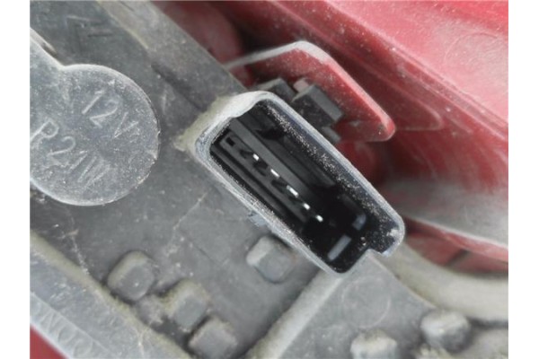 Recambio de piloto trasero izquierdo para citroen c4 coupe 1.6 hdi referencia OEM IAM 9684504677  
