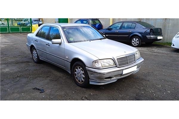 mercedes-benz clase c (bm 202) berlina del año 2001