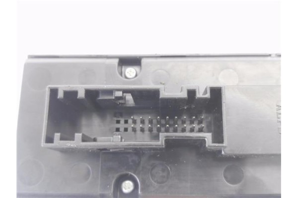 Recambio de mando elevalunas delantero izquierdo para opel zafira 1.9 cdti referencia OEM IAM 13228699  