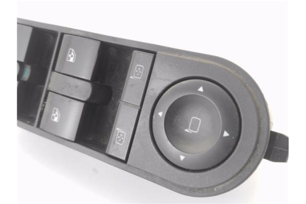 Recambio de mando elevalunas delantero izquierdo para opel zafira 1.9 cdti referencia OEM IAM 13228699  