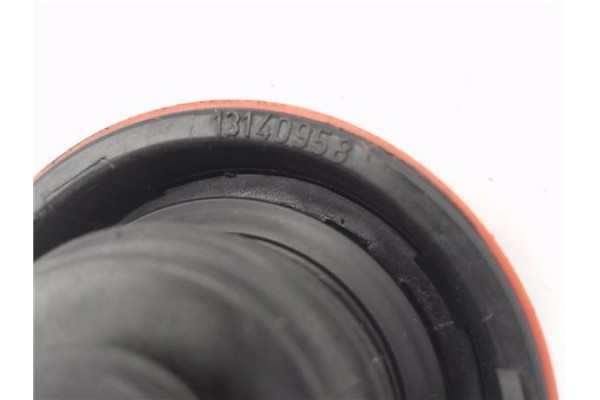 Recambio de tapon combustible para opel zafira 1.9 cdti referencia OEM IAM 13140958  