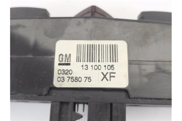 Recambio de interruptor luces emergencia para opel zafira 1.9 cdti referencia OEM IAM 13100105 03758075XF 