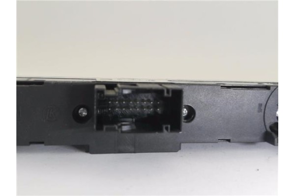Recambio de interruptor luces emergencia para opel zafira 1.9 cdti referencia OEM IAM 13100105 03758075XF 