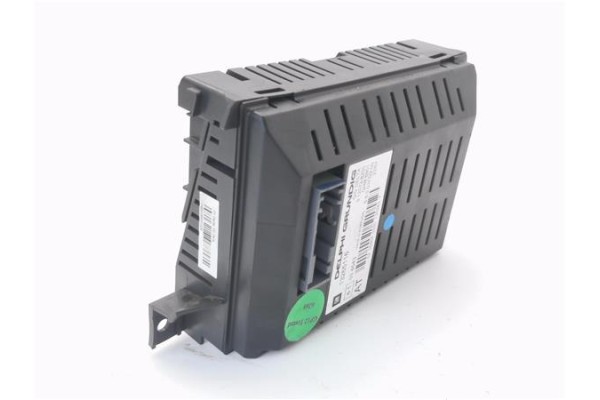 Recambio de pantalla para opel zafira 1.9 cdti referencia OEM IAM 13265116  