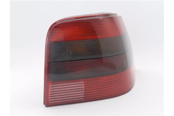 Recambio de piloto trasero derecho para volkswagen golf iv berlina (1j1) 1.8 t referencia OEM IAM 1J6945112T  