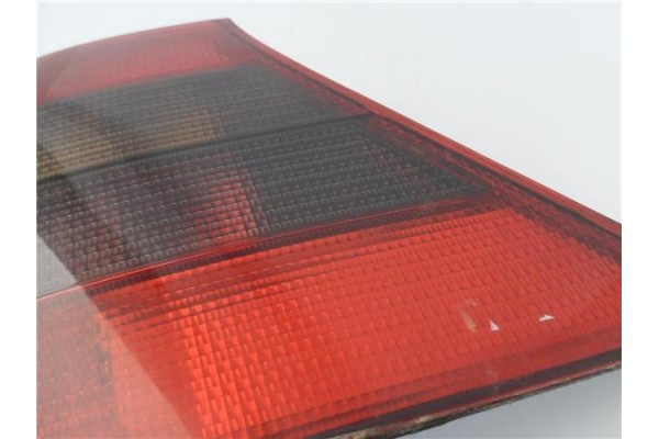 Recambio de piloto trasero derecho para volkswagen golf iv berlina (1j1) 1.8 t referencia OEM IAM 1J6945112T  