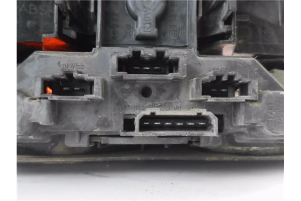 Recambio de piloto trasero derecho para volkswagen golf iv berlina (1j1) 1.8 t referencia OEM IAM 1J6945112T  