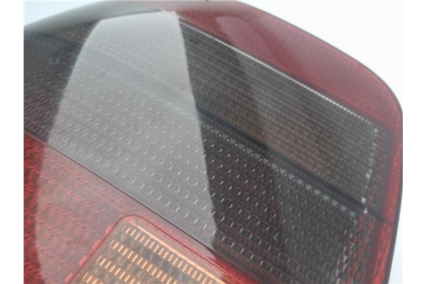 Recambio de piloto trasero izquierdo para volkswagen golf iv berlina (1j1) 1.8 t referencia OEM IAM 1J6945257  