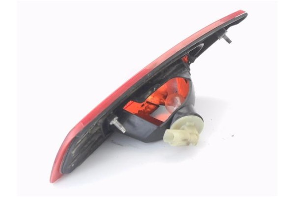 Recambio de piloto porton trasero izquierdo para mitsubishi colt cz3 berl. 5 (z30a) 1.1 inform (d) referencia OEM IAM MN105623  