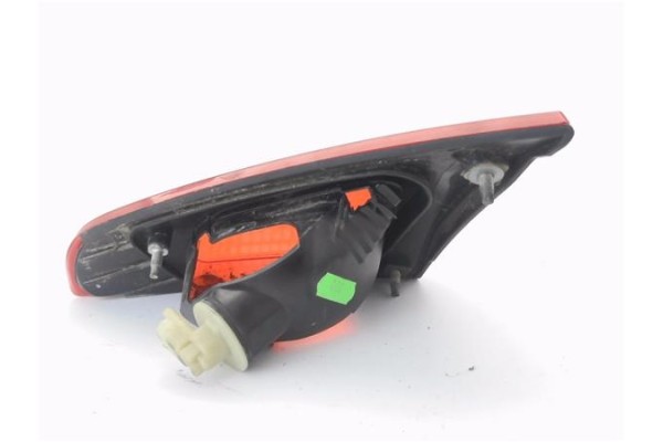 Recambio de piloto porton trasero izquierdo para mitsubishi colt cz3 berl. 5 (z30a) 1.1 inform (d) referencia OEM IAM MN105623  