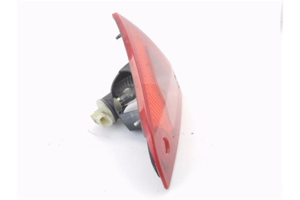 Recambio de piloto porton trasero derecho para mitsubishi colt cz3 berl. 5 (z30a) 1.1 inform (d) referencia OEM IAM MN105626  