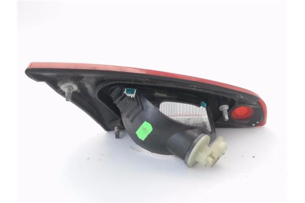 Recambio de piloto porton trasero derecho para mitsubishi colt cz3 berl. 5 (z30a) 1.1 inform (d) referencia OEM IAM MN105626  