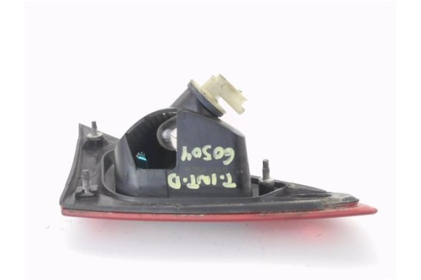 Recambio de piloto porton trasero derecho para mitsubishi colt cz3 berl. 5 (z30a) 1.1 inform (d) referencia OEM IAM MN105626  