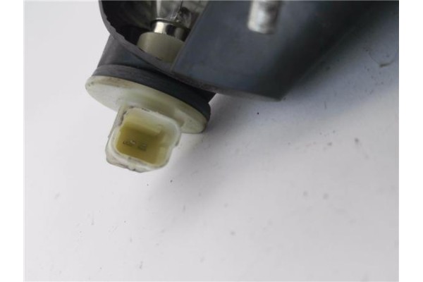 Recambio de piloto porton trasero derecho para mitsubishi colt cz3 berl. 5 (z30a) 1.1 inform (d) referencia OEM IAM MN105626  