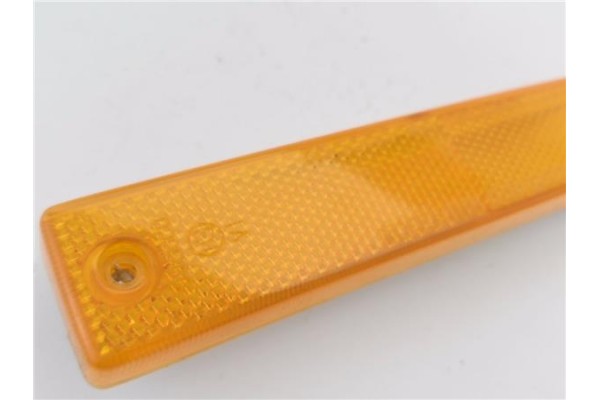 Recambio de reflectante paragolpes trasero para hyundai galloper santamo 2.0 referencia OEM IAM 92307M20  