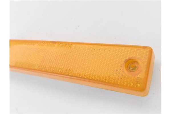 Recambio de reflectante paragolpes trasero para hyundai galloper santamo 2.0 referencia OEM IAM 92307M20  