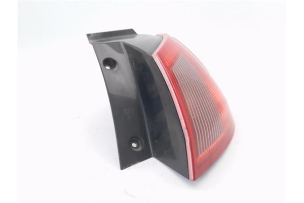Recambio de piloto trasero derecho para mitsubishi colt cz3 berl. 5 (z30a) 1.1 inform (d) referencia OEM IAM MR957366  