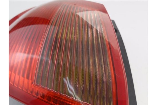 Recambio de piloto trasero izquierdo para mitsubishi colt cz3 berl. 5 (z30a) 1.1 inform (d) referencia OEM IAM MR957365  