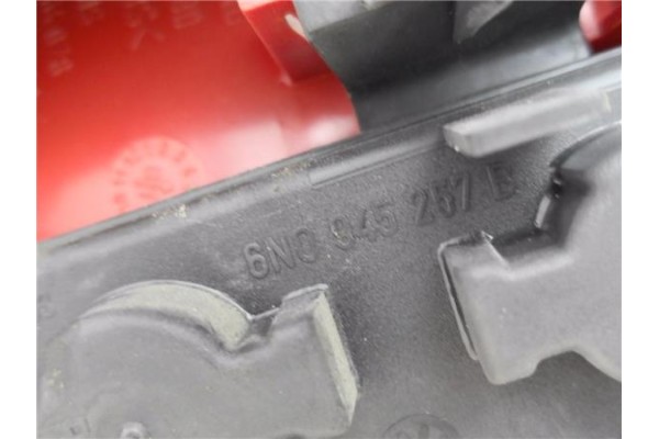 Recambio de piloto trasero derecho para volkswagen polo iii berlina (6n2) 1.4 conceptline referencia OEM IAM 6N0945257B  