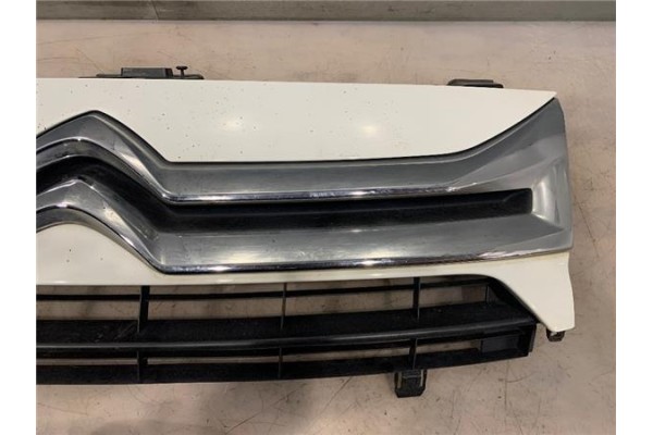 Recambio de rejilla paragolpes delantero para citroen jumpy 2.0 hdi 125 fap 27 l1h1 fugón referencia OEM IAM   