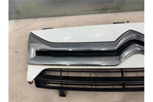 Recambio de rejilla paragolpes delantero para citroen jumpy 2.0 hdi 125 fap 27 l1h1 fugón referencia OEM IAM   