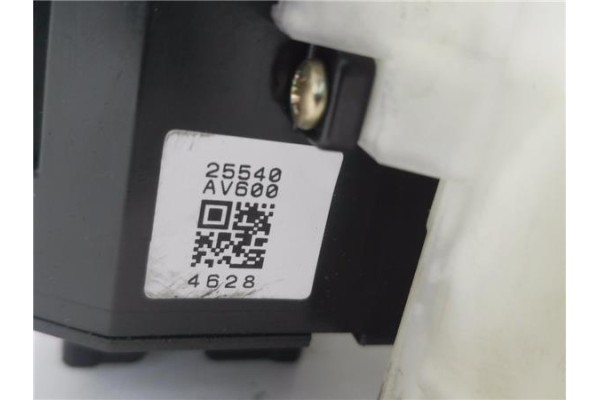Recambio de mando intermitencia para nissan almera tino (v10m) 1.8 básico referencia OEM IAM 25560AV615  