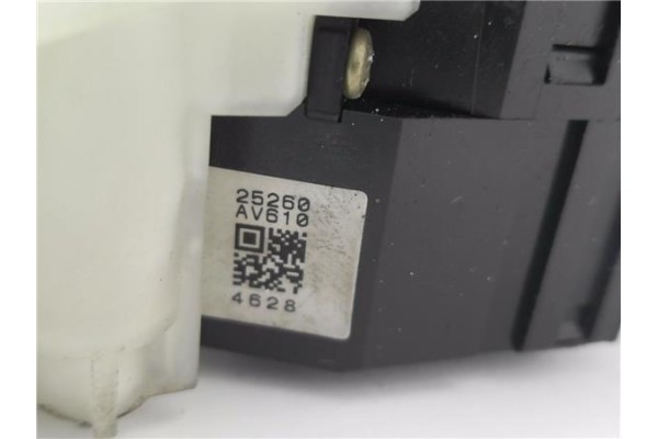 Recambio de mando intermitencia para nissan almera tino (v10m) 1.8 básico referencia OEM IAM 25560AV615  