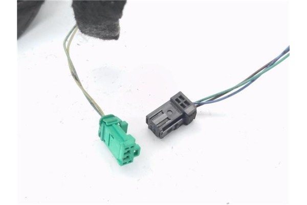 Recambio de retrovisor electrico izquierdo para citroen c4 coupe 1.6 hdi referencia OEM IAM 96467083  