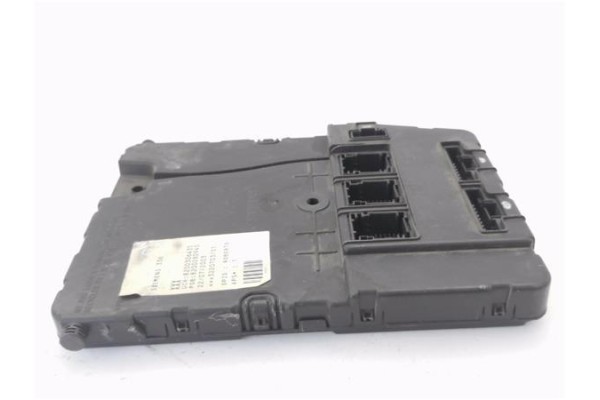 Recambio de caja fusibles/rele para renault megane ii (bm0/1_, cm0/1_) 1.9 dci referencia OEM IAM 8200306435 8200280945 