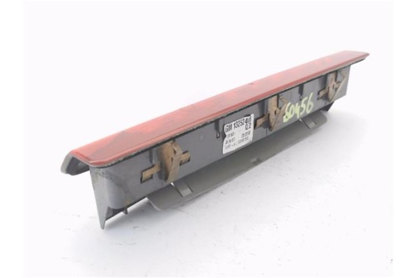 Recambio de luz central de freno para opel zafira 1.9 cdti referencia OEM IAM 13252463 555461589 