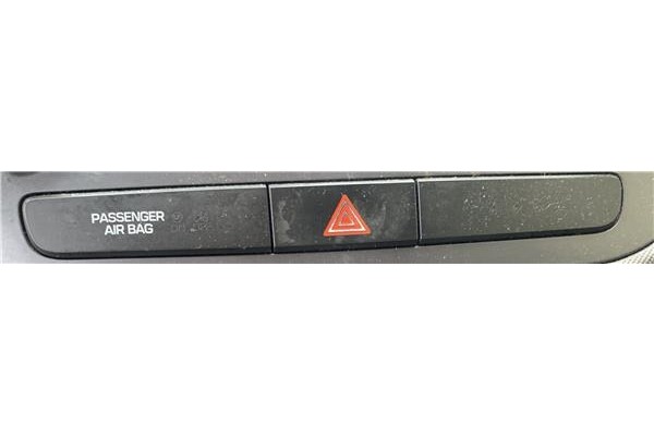 Recambio de interruptor luces emergencia para hyundai i10 (ia) 1.0 classic referencia OEM IAM 93790B41004X Recambio de interruptor luces emergencia para hyundai i10 (ia) 1.0 classic referencia OEM IAM 93790B41004X