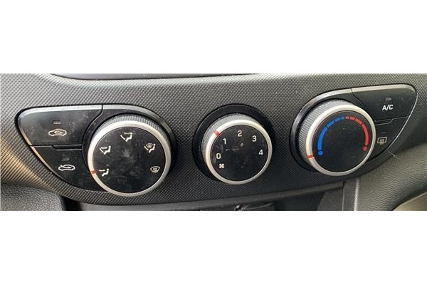Recambio de mandos climatizador para hyundai i10 (ia) 1.0 classic referencia OEM IAM 97250B9AA0PGB Recambio de mandos climatizador para hyundai i10 (ia) 1.0 classic referencia OEM IAM 97250B9AA0PGB